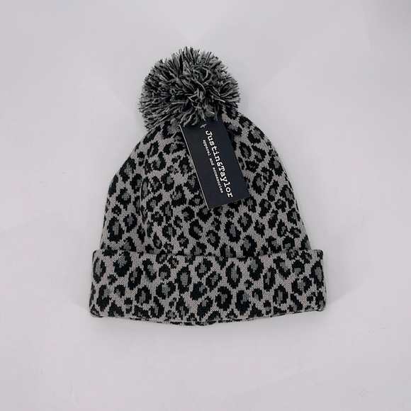 Justin & Taylor Accessories - Justin & Taylor Leopard Toque